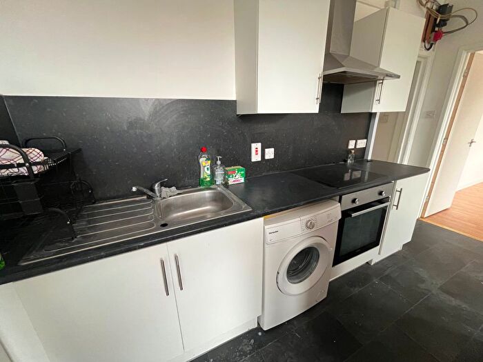 1 Bedroom Flat To Rent In Flat, Waterloo Road, Southampton, SO15