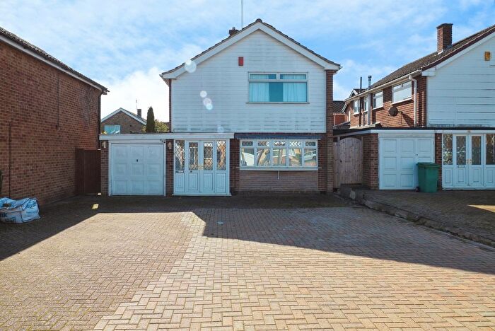 3 Bedroom Detached House For Sale In Woodbank Drive, Wollaton, Nottingham, NG8