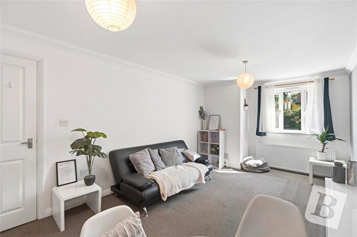 2 Bedroom Apartment For Sale In London Road, Romford, RM7
