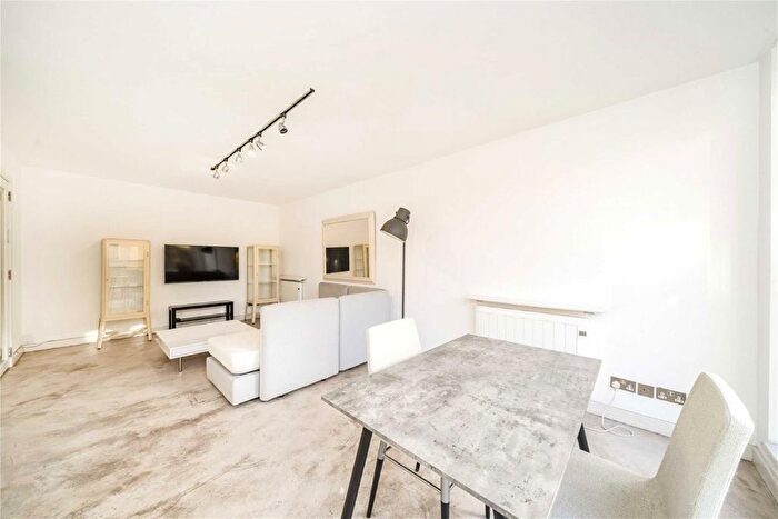 2 Bedroom Flat For Sale In The Colonnades, Notting Hill, W2
