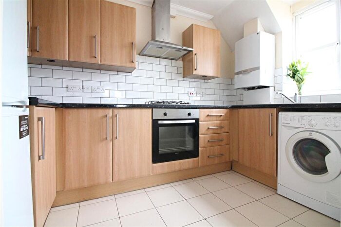 1 Bedroom Flat To Rent In Hatton Road, Feltham, TW14