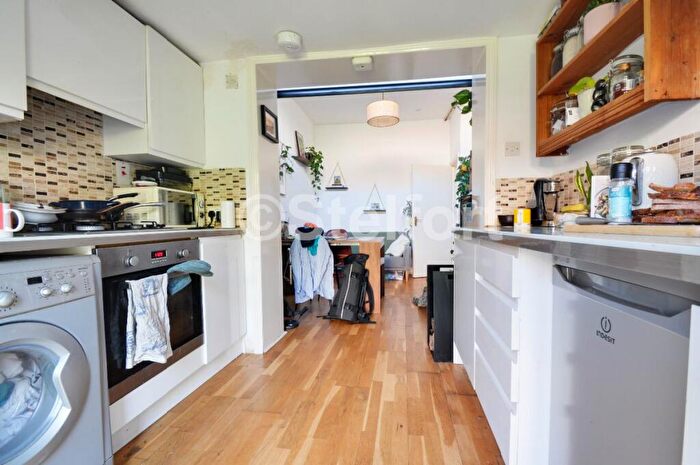 1 Bedroom Flat To Rent In Mayton Street, London, N7