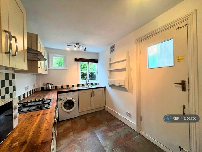 2 Bedroom End Of Terrace House To Rent In Dunbar Street, London, SE27