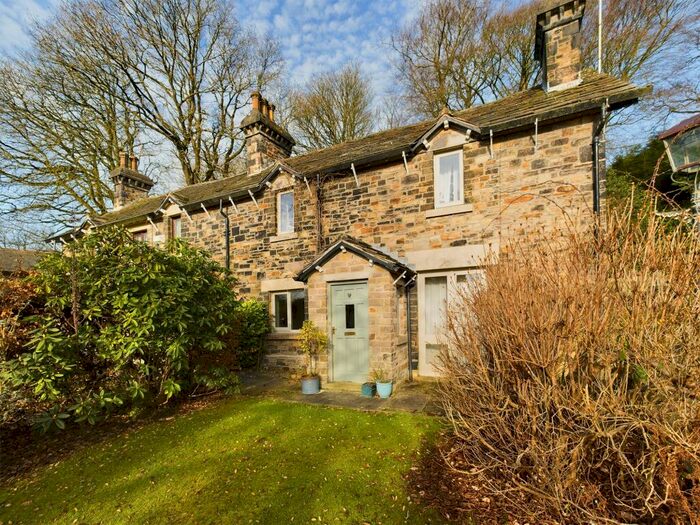 3 Bedroom Semi-Detached House To Rent In Woodsleigh Cottages, Ladybridge Lane, Bolton, BL1