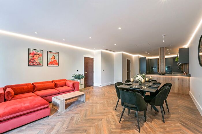 2 Bedroom Flat For Sale In King Street, London, W6