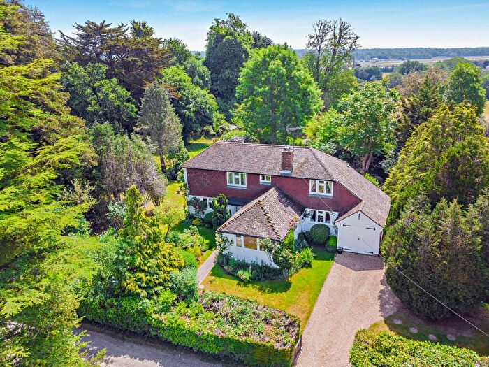 3 Bedroom Detached House For Sale In Hall Place, Cranleigh, Surrey, GU6