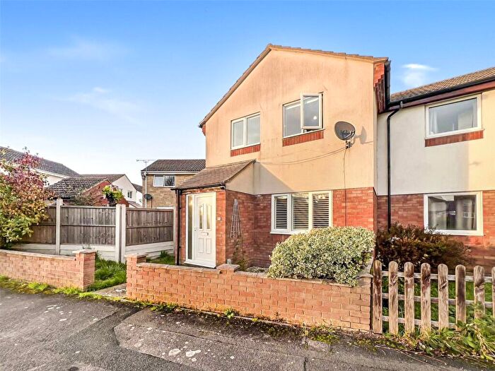 3 Bedroom Semi-Detached House To Rent In Plattes Close, Shaw, Swindon, Wiltshire, SN5