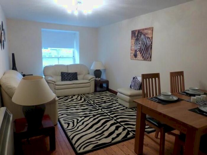 3 Bedroom Flat To Rent In Imperial House, - Exchanges Street Aberdeen, AB11