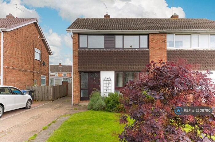 3 Bedroom Semi Detached House To Rent In St Philips Close, Kettering, NN15