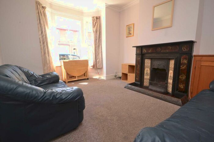 4 Bedroom Terraced House To Rent In Donnington Road, Reading, RG1