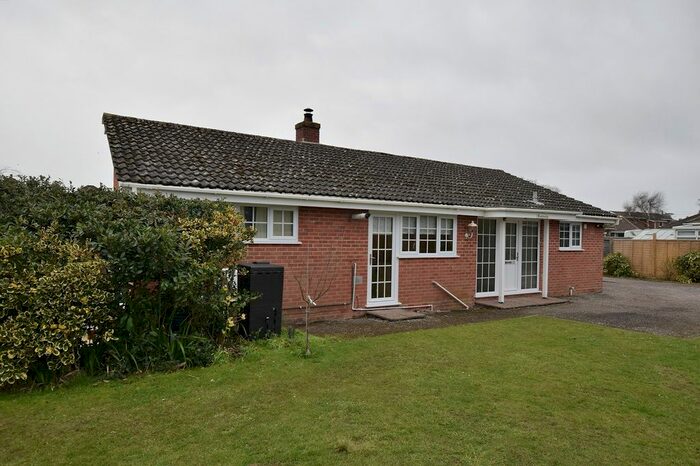 3 Bedroom Detached Bungalow To Rent In Rothbury Park, New Milton, Hampshire., BH25