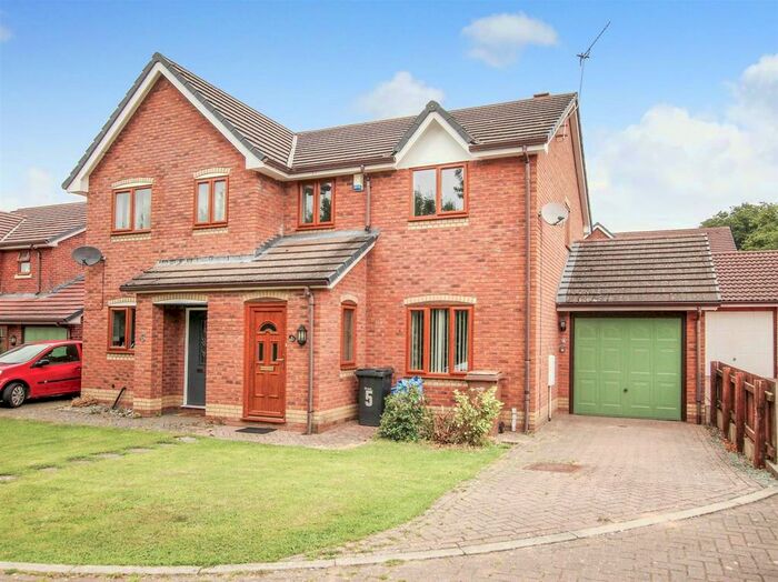 3 Bedroom Semi-Detached House To Rent In Southgate Close, Oswestry, SY11