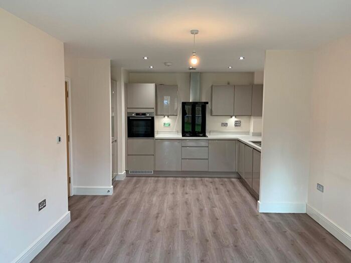 2 Bedroom Flat To Rent In Chandos Road, Buckingham, Buckinghamshire, MK18