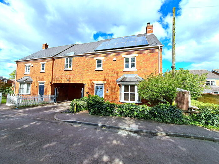 4 Bedroom Link Detached House For Sale In Biggleswade, Bedfordshire, SG18