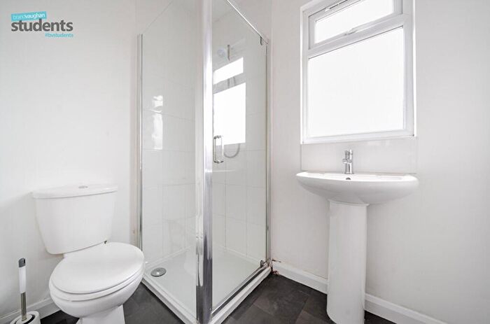 1 Bedroom Detached House To Rent In Bevendean Crescent, Brighton, East Sussex, BN2