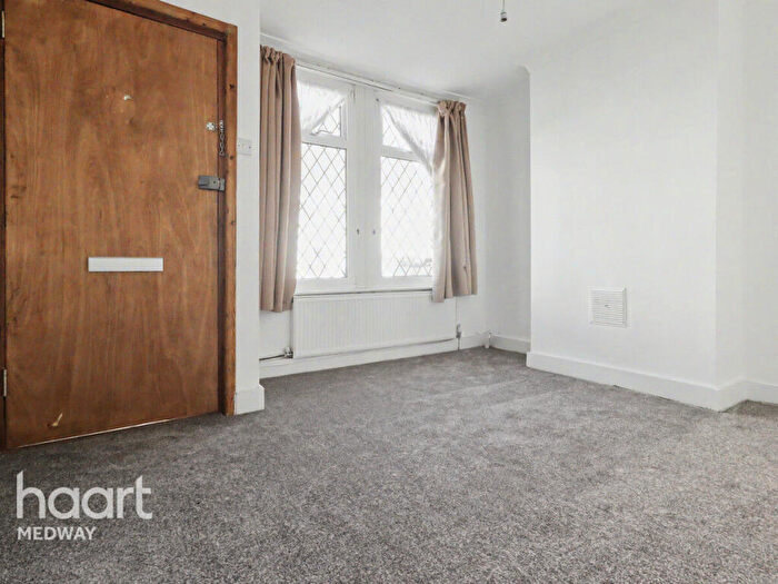 2 Bedroom Terraced House To Rent In Connaught Road, Chatham, ME4