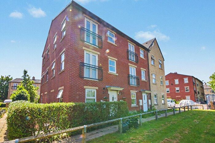2 Bedroom End Of Terrace House For Sale In Holts Crest Way, Leeds, West Yorkshire, LS12