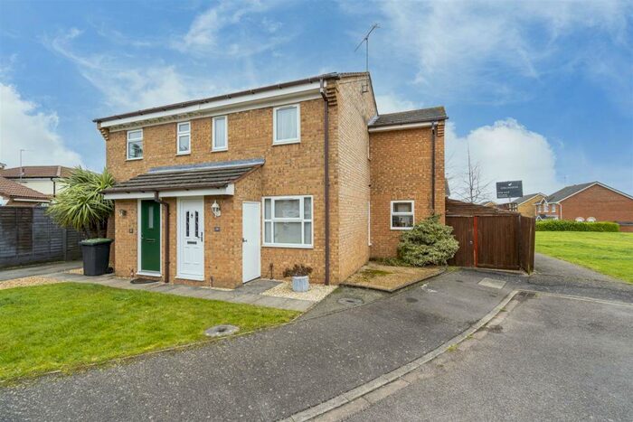 2 Bedroom Semi-Detached House To Rent In Ailesbury Road, Ampthill, Bedford, MK45