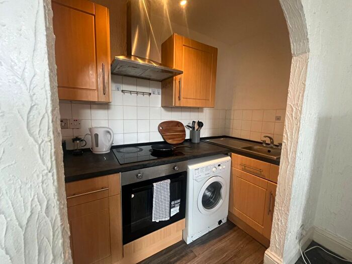 2 Bedroom Flat To Rent In Swinley Road, Wigan, WN1