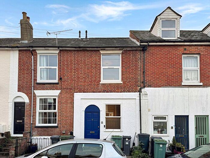 2 Bedroom Terraced House To Rent In York Street, Cowes, PO31