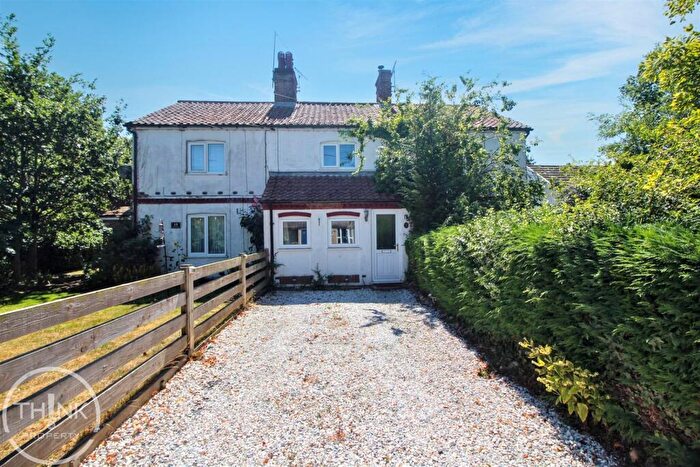 2 Bedroom Semi Detached House To Rent In The Street, Brundall, Norwich, NR13