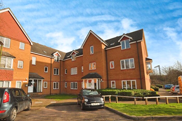 1 Bedroom Flat For Sale In Redoubt Close, Hitchin, SG4
