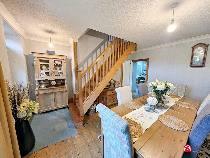 4 Bedroom Detached House For Sale In Swansea Road, Pontardawe, Swansea, SA8