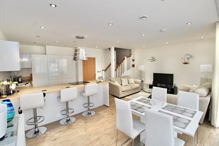 2 Bedroom Apartment For Sale In Almansa Way, Lymington, SO41