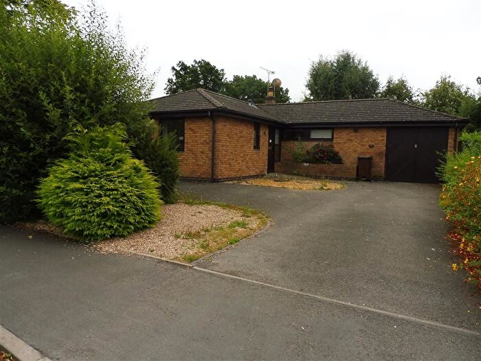 3 Bedroom Bungalow To Rent In Oxhayes Close, Balsall Common, Coventry, CV7