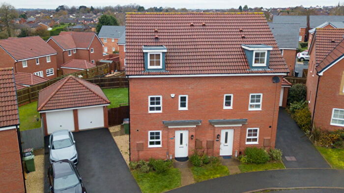 4 Bedroom Semi Detached House For Sale In Gregory Way, Wigston, Leicester, LE18