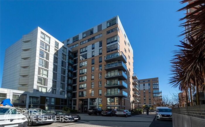 1 Bedroom Flat For Sale In Dowells Street, London, SE10