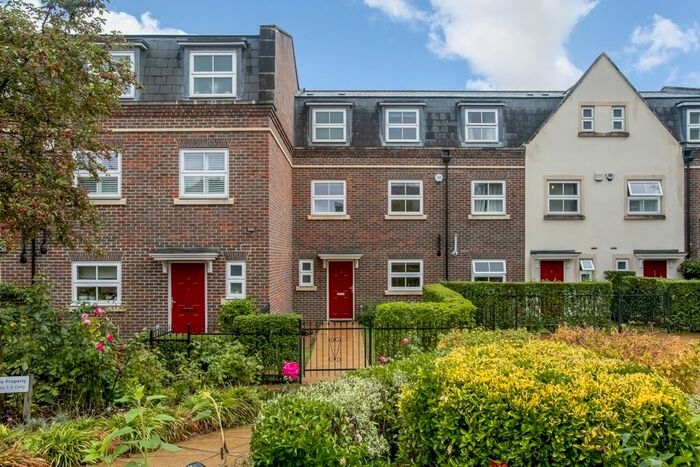 4 Bedroom Terraced House To Rent In Rossiter Close, Upper Norwood, London, SE19