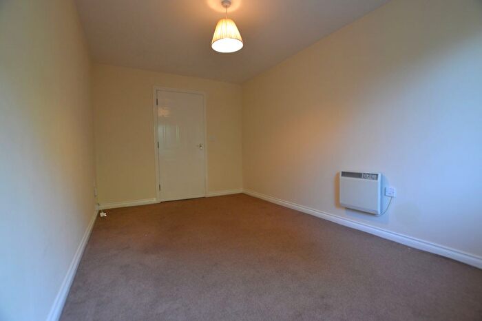 2 Bedroom Flat For Sale In Maplehurst Close, Dartford, DA2