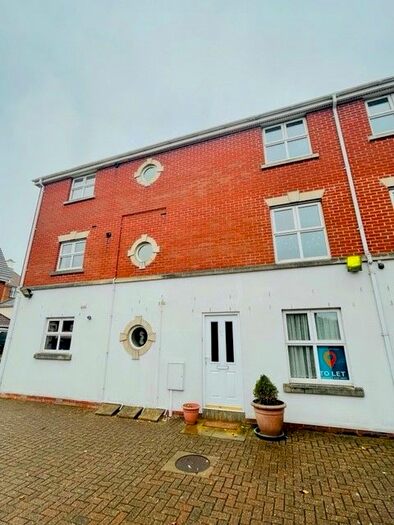 2 Bedroom Flat To Rent In Salvador Close, Eastbourne BN23