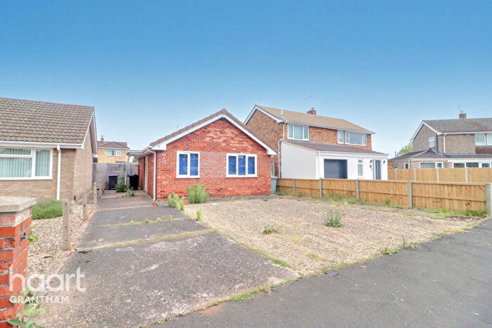 2 Bedroom Detached Bungalow For Sale In Darley Dale Crescent, Grantham, NG31