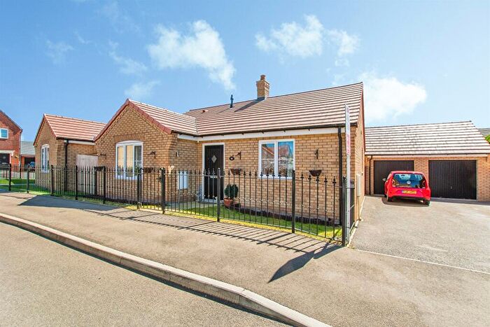 2 Bedroom Detached Bungalow For Sale In Pheasant Street, Holbeach, Spalding, PE12