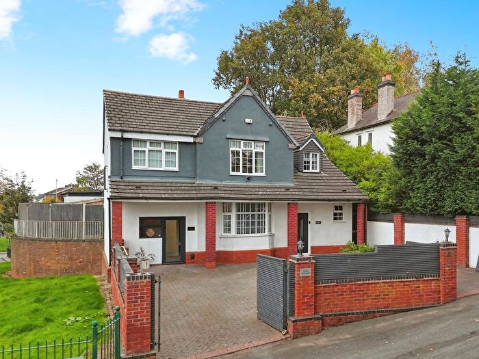 4 Bedroom Detached House For Sale In Selmans Hill, Little Bloxwich, Walsall, WS3