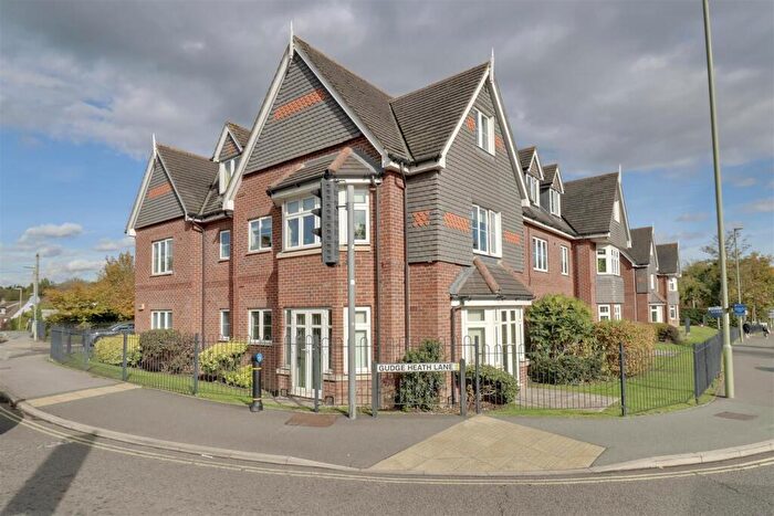 2 Bedroom Flat For Sale In Craigbank Court, Fareham, PO14