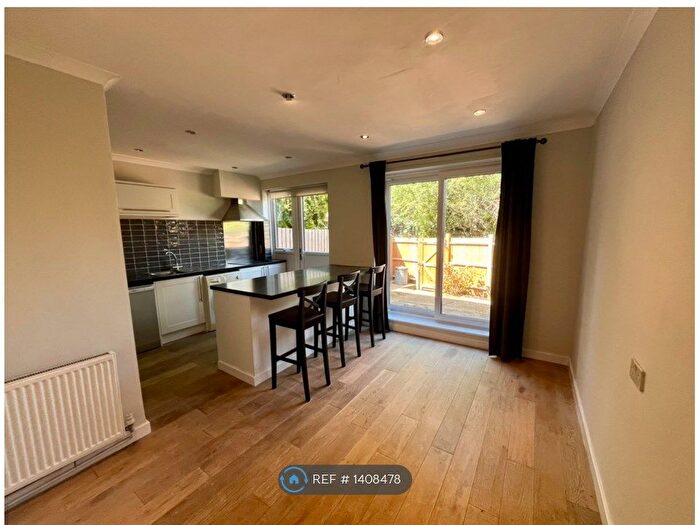 3 Bedroom Terraced House To Rent In Park Hall Road, London, SE21