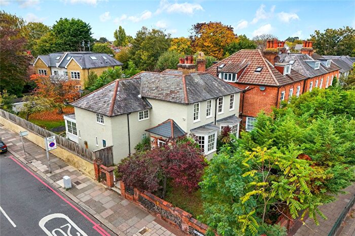 5 Bedroom Detached House For Sale In Mortlake Road, Kew, Surrey, TW9