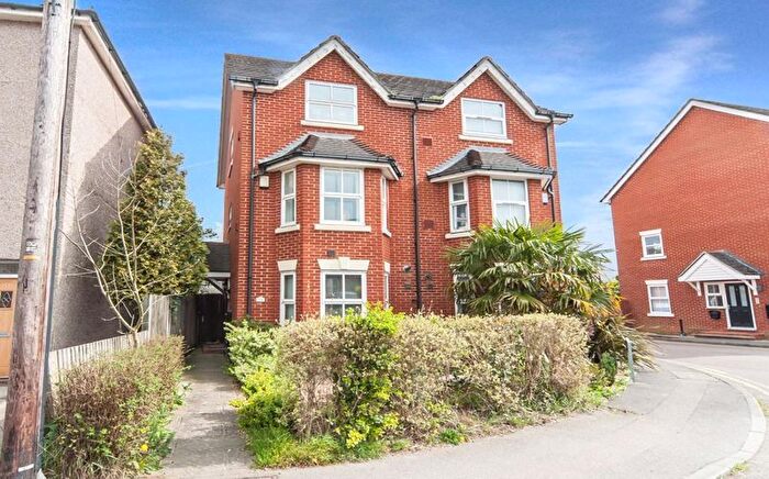 4 Bedroom Semi-Detached House To Rent In Hadlow Road, Tonbridge, TN9