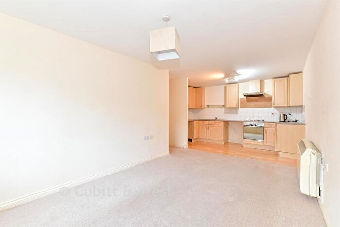 2 Bedroom Flat For Sale In St. Agnes Place, Chichester, West Sussex, PO19