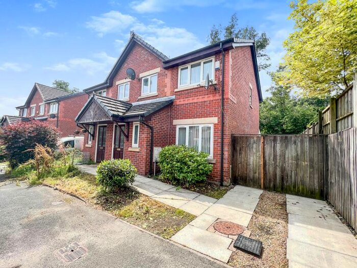 3 Bedroom Semi-Detached House To Rent In Greengate Close, Bury, BL9