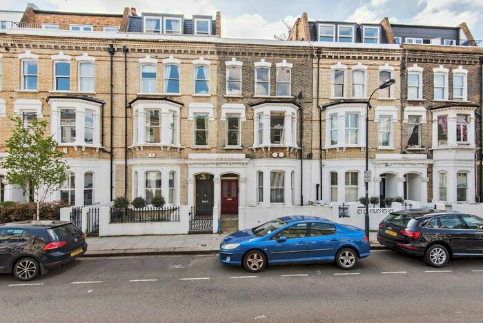3 Bedroom Flat To Rent In Radipole Road, London, SW6