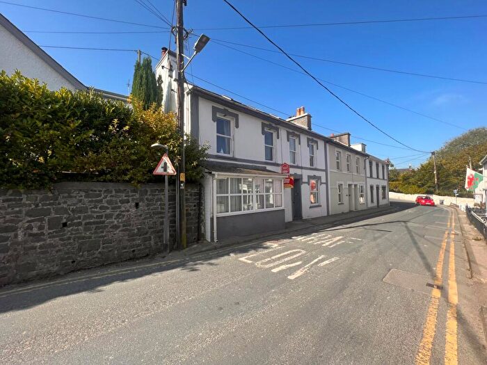 1 Bedroom Flat For Sale In George Street, New Quay, SA45