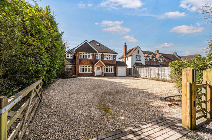 5 Bedroom Detached House For Sale In Maiden Erlegh Drive, Earley, Reading, RG6