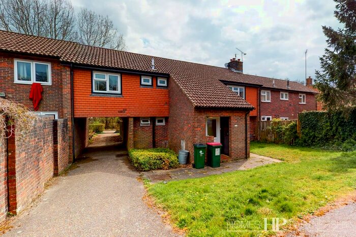 1 Bedroom Flat To Rent In Harmony Close, Bewbush, Crawley, RH11