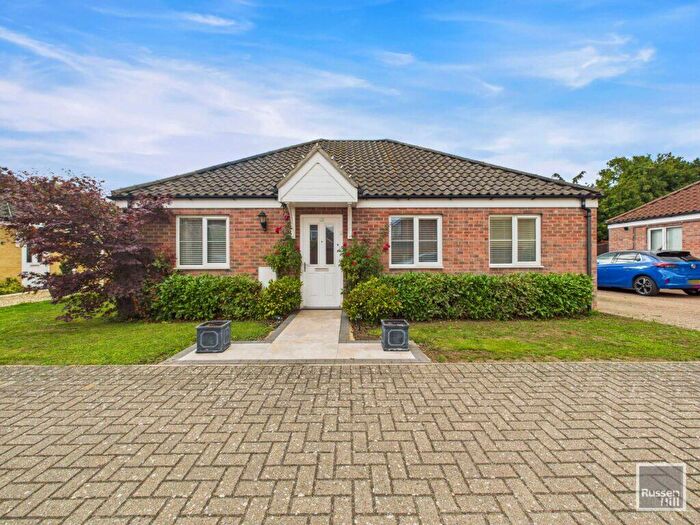 2 Bedroom Detached Bungalow For Sale In Memorial Way, Lingwood, NR13