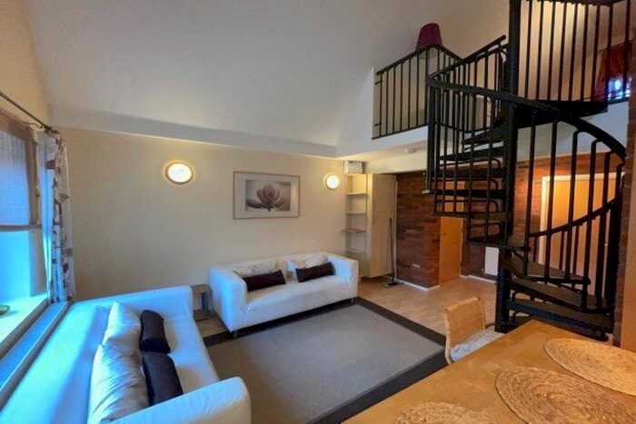 2 Bedroom Flat To Rent In Swallows Reach, Lichfield, WS13