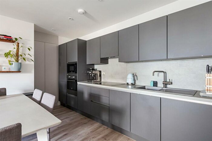 2 Bedroom Apartment For Sale In Shipbuilding Way, Upton Park, E13